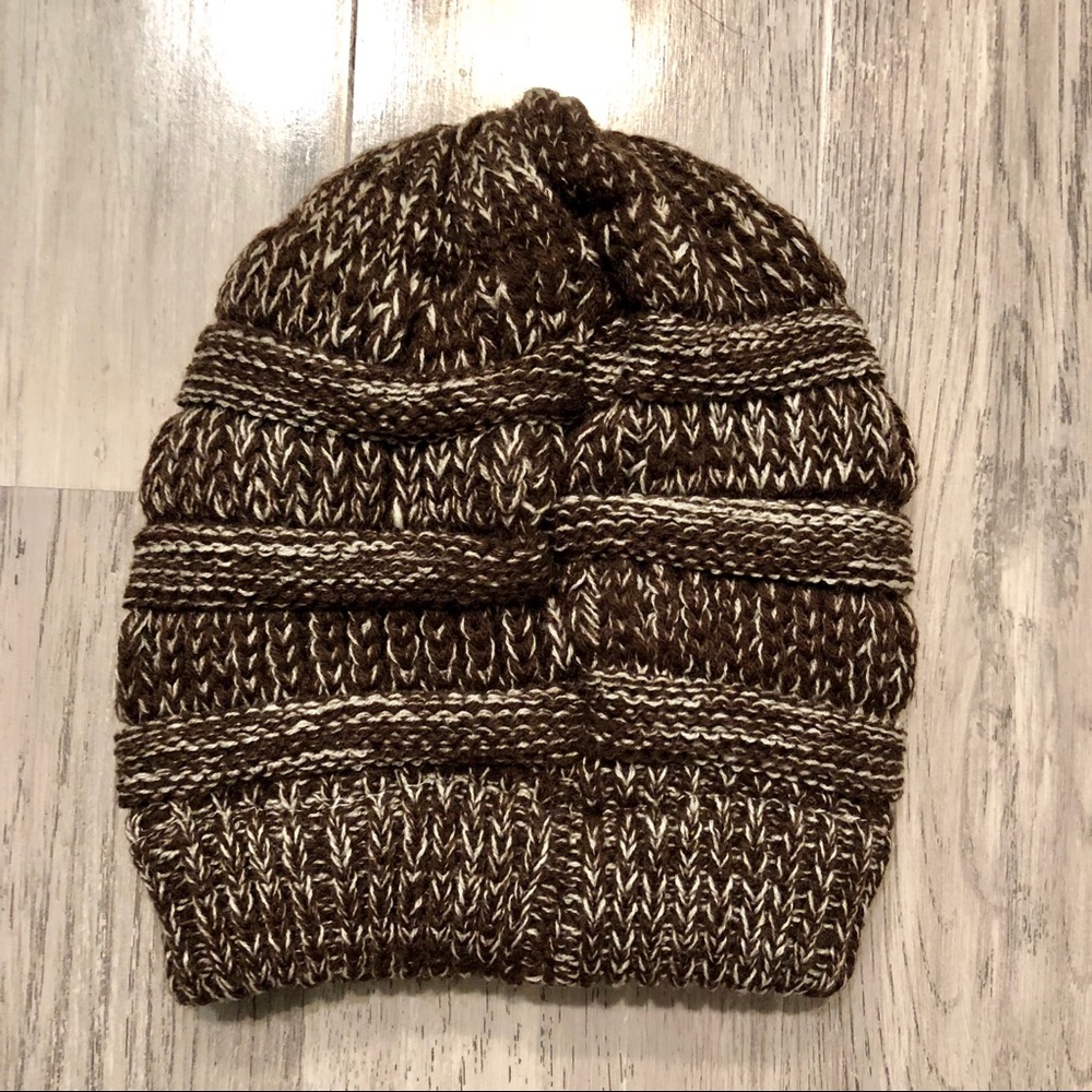 ✅NWT Chunky Messy Bun/ponytail Knit Hat Beanie - Picture 6 of 7